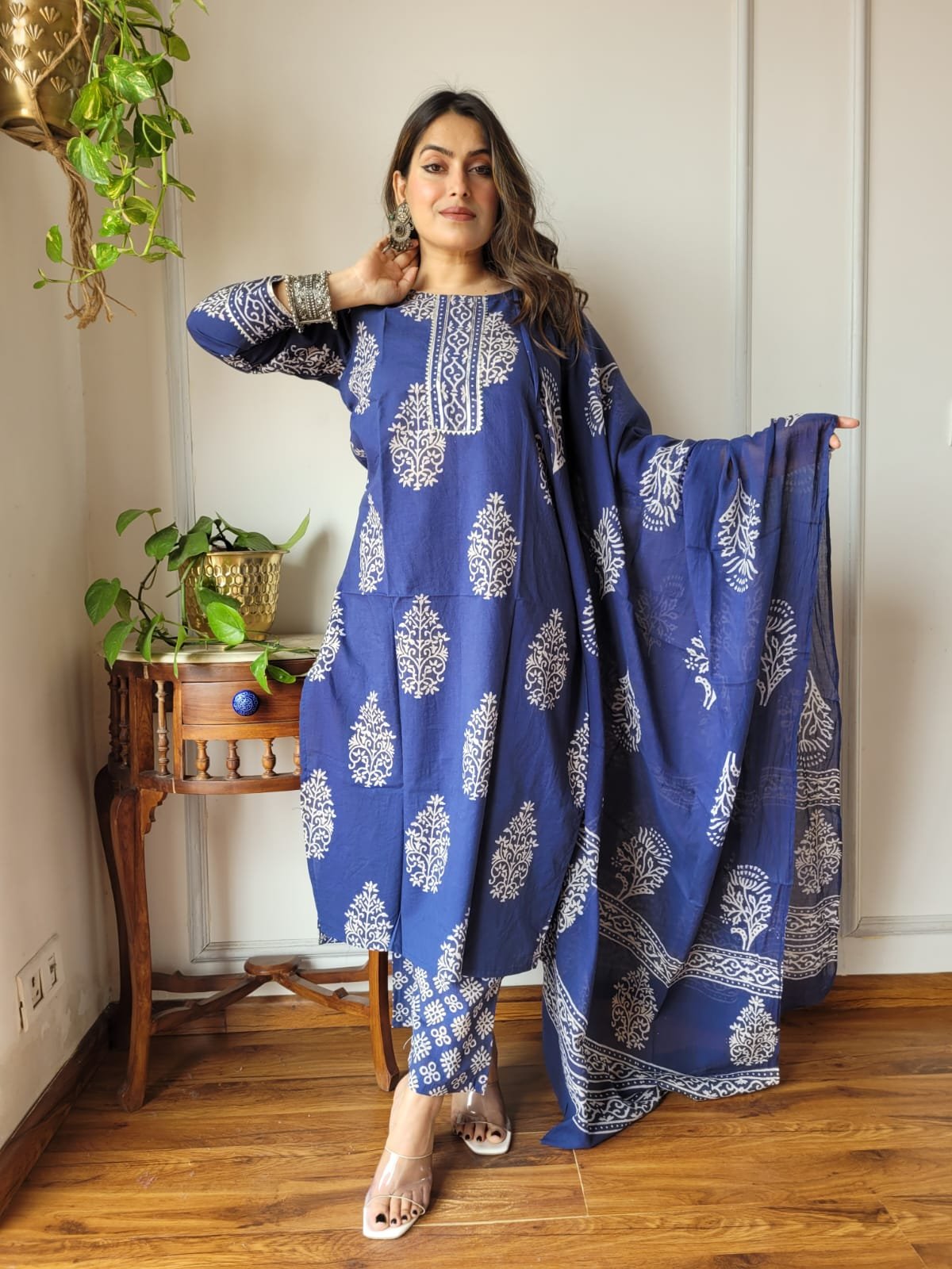 Product Image 738